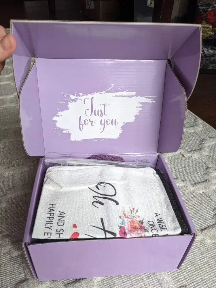 Gift Set - Picture 9 of 10